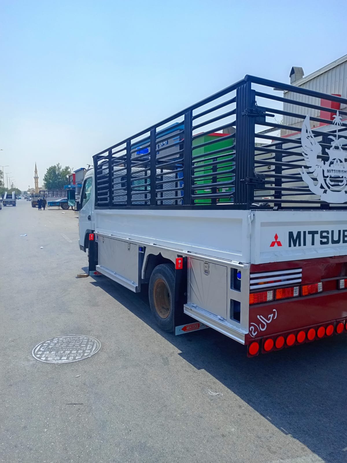 تفصيل صناديق دينات في الرياض – جودة عالية وشغل محترف