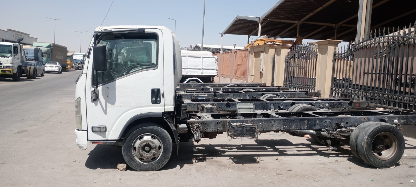 بيع دينات إيسوزو شاص طويل في الرياض: خيار مثالي للأعمال التجارية والنقل