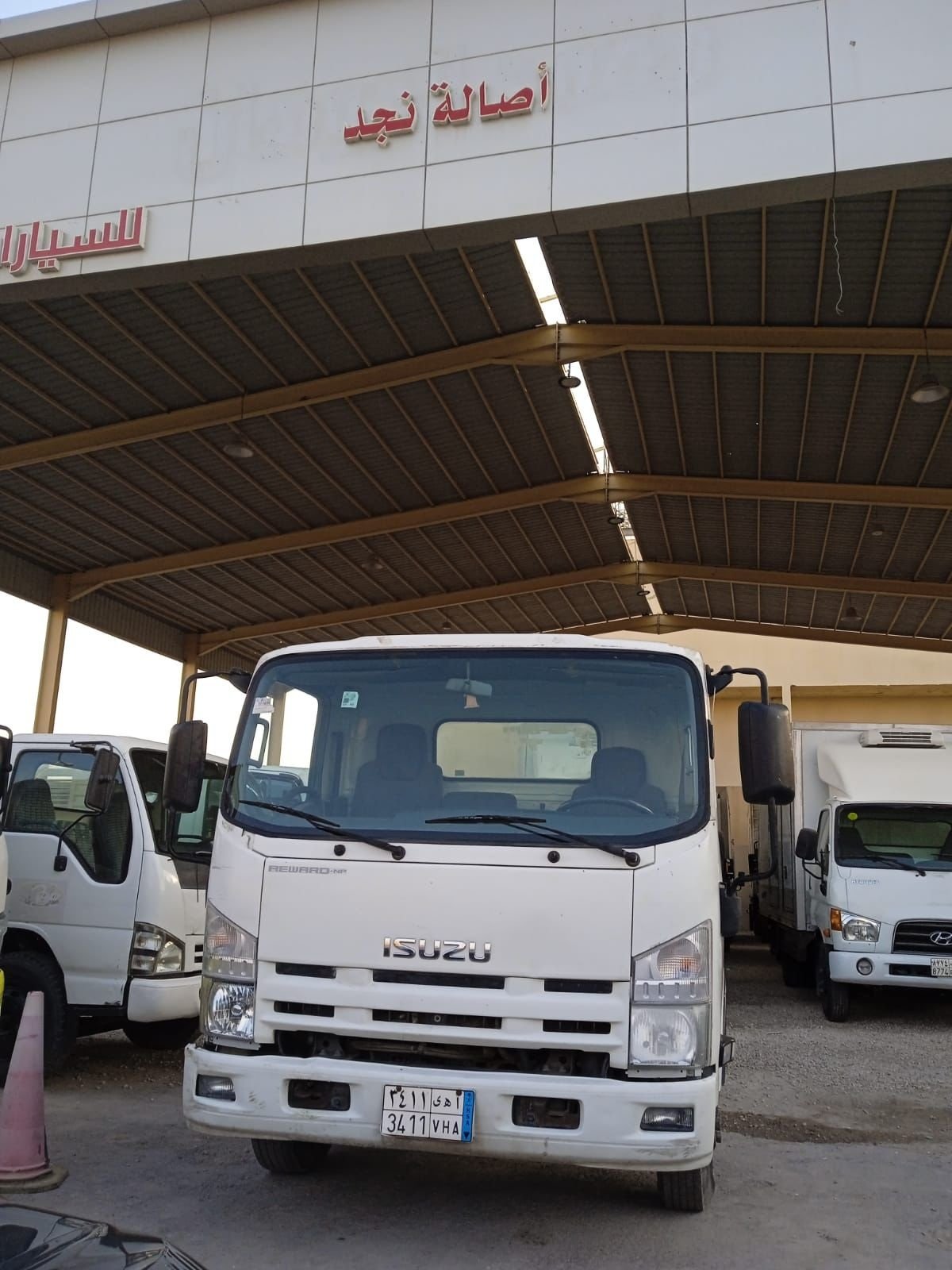 ورشة تفصيل صناديق دينا في الرياض صناديق دينا سطحة تفصيل صناديق دينة  تفصيل صندوق دينا ايسوزو بالرياض