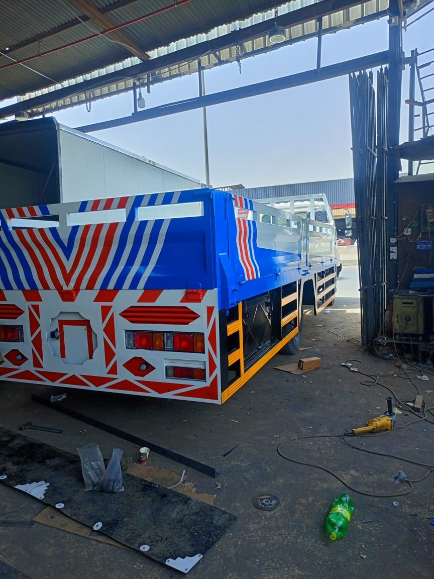 هيكل صندوق حديدي قوي مع دروج ثقيلة للاستخدام الصناعي