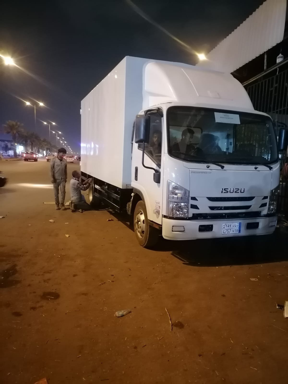 سيارات ايسوزو دينا مستعملة وجديدة للبيع في الرياض