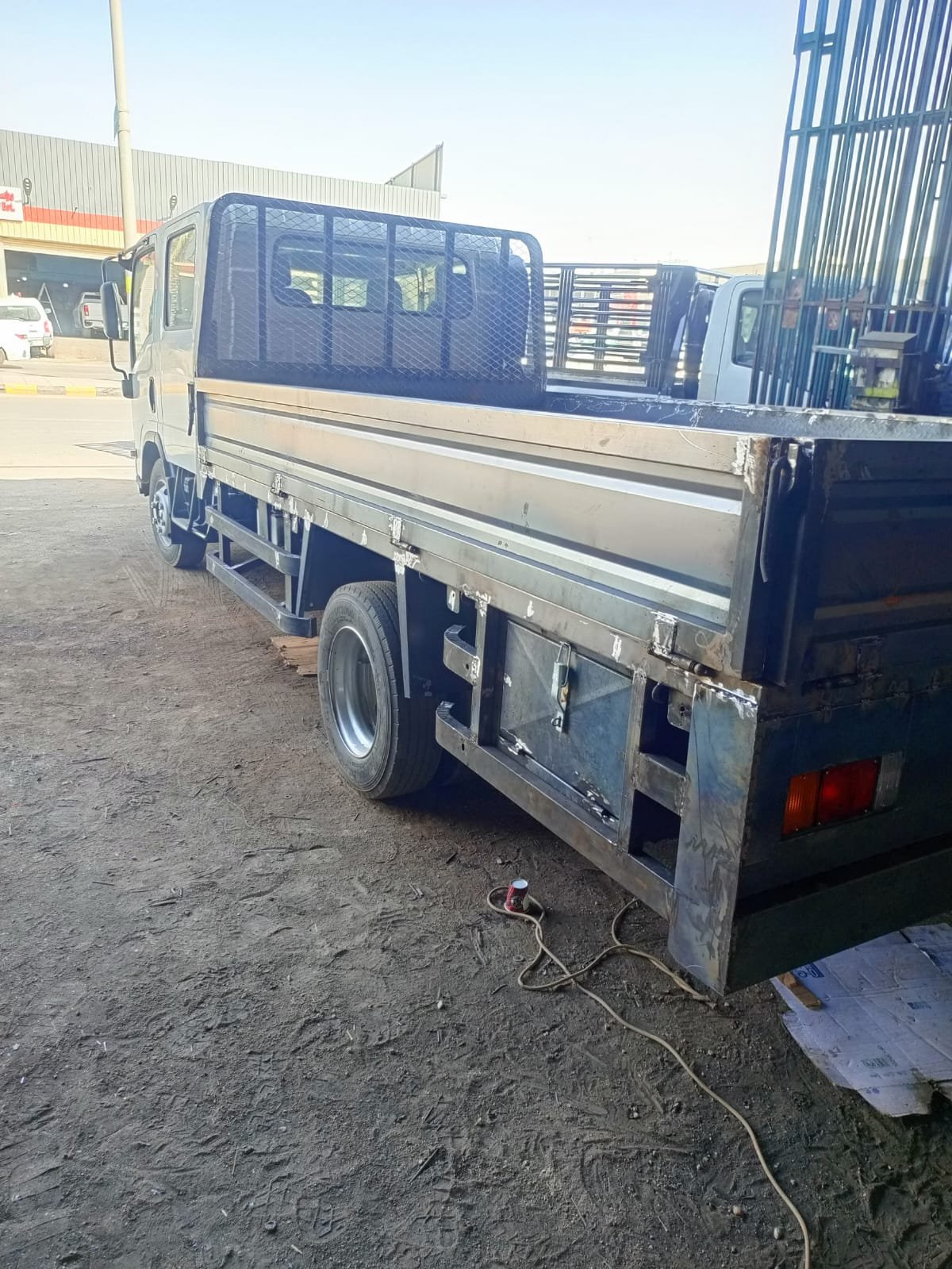 صندوق دينات حديد لحماية الحمولة أثناء النقل