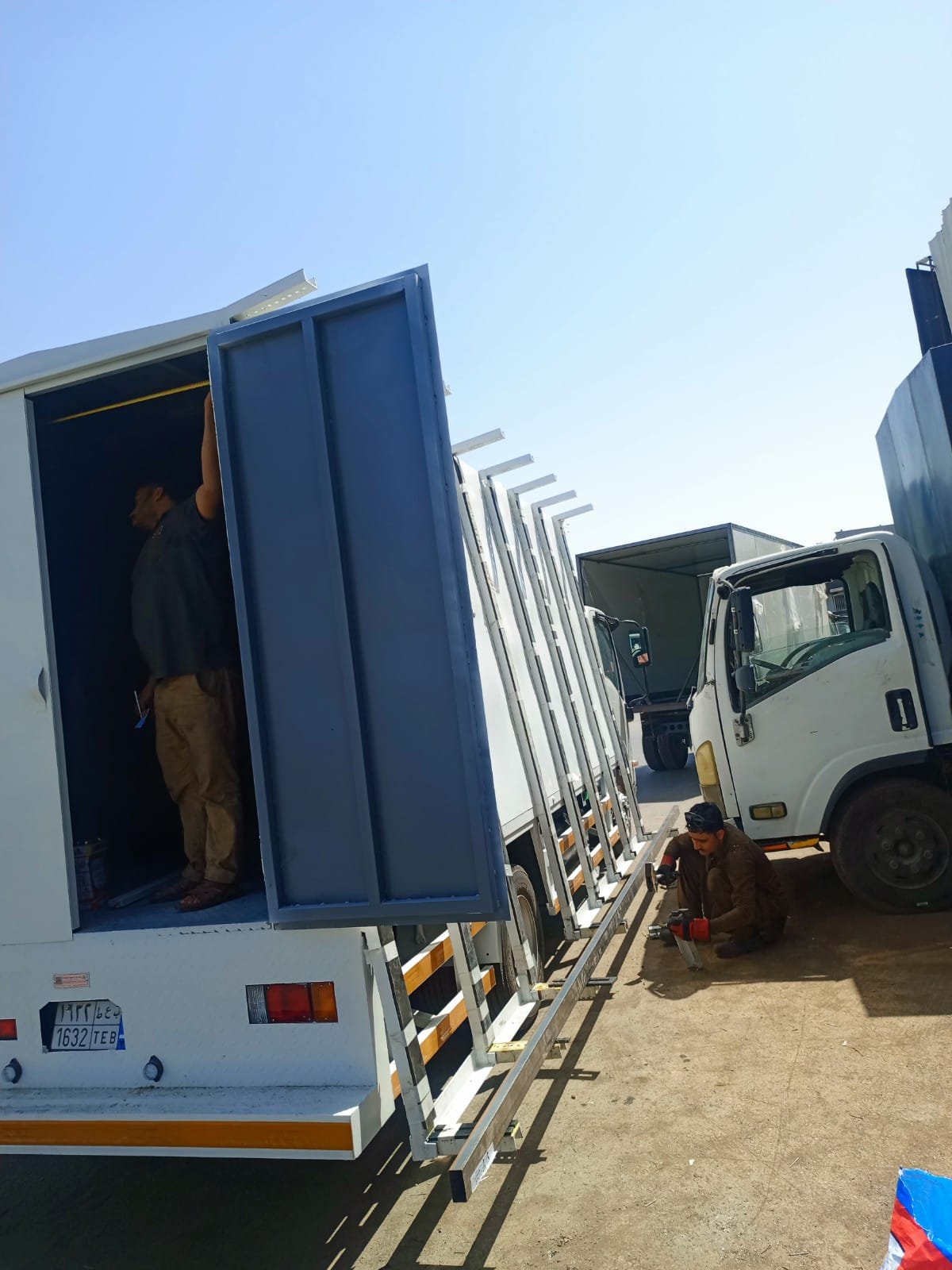 تفصيل شيال زجاج متحرك في الرياض حسب المواصفات والمقاييس المطلوبة