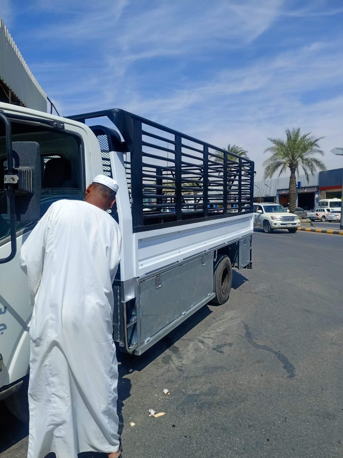 دروج شاحنات مصممة لتحمل الأدوات والمعدات الثقيلة